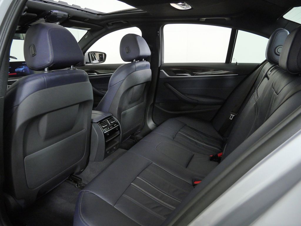 Thumbnail: 2017 BMW 5 Series - 31