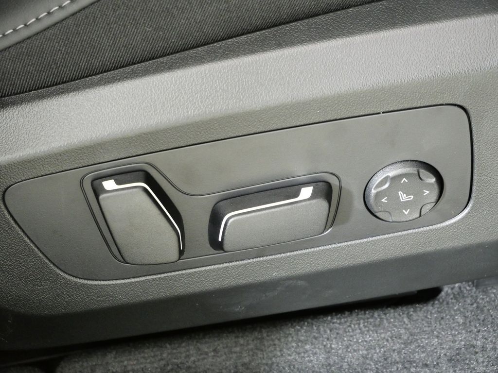 Thumbnail: 2026 BMW X3 - 23