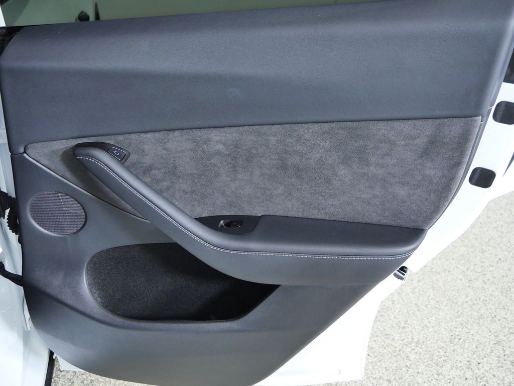 Thumbnail: 2025 Tesla Model Y - 26