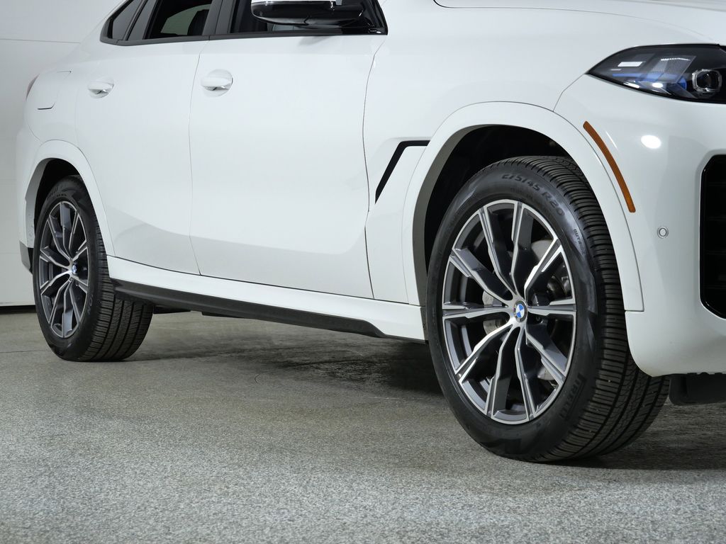 Thumbnail: 2025 BMW X6 - 8