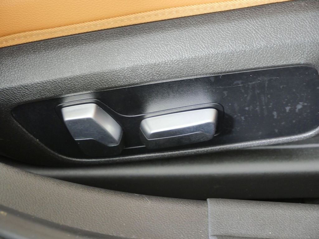 Thumbnail: 2022 BMW 3 Series - 23