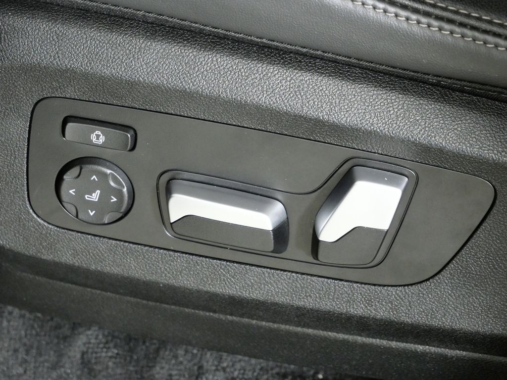 Thumbnail: 2023 BMW X5 - 42