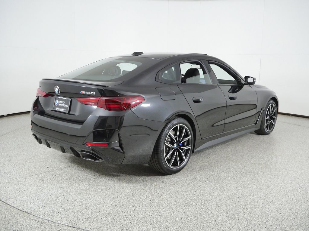 Thumbnail: 2026 BMW 4 Series - 9