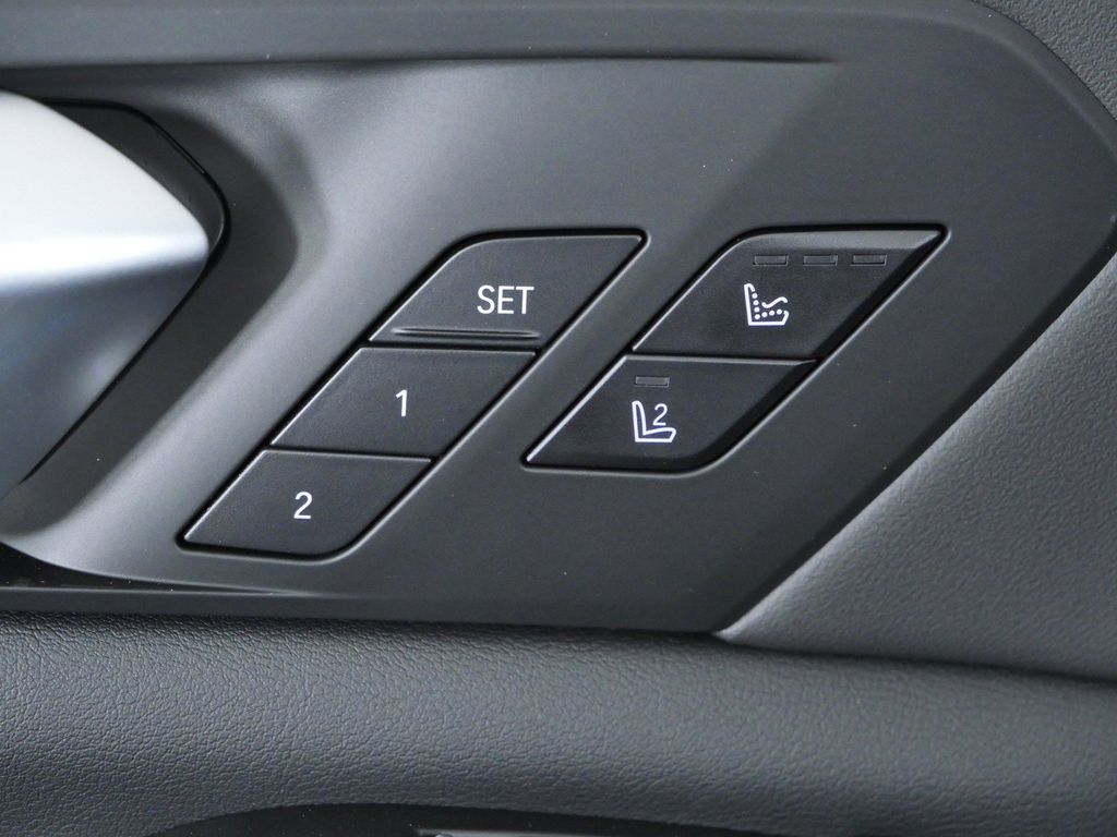 Thumbnail: 2026 BMW X5 - 35