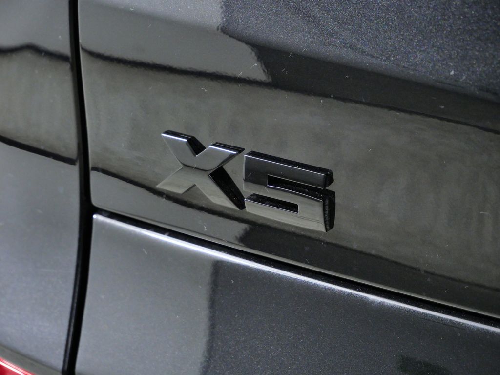 Thumbnail: 2026 BMW X5 - 13