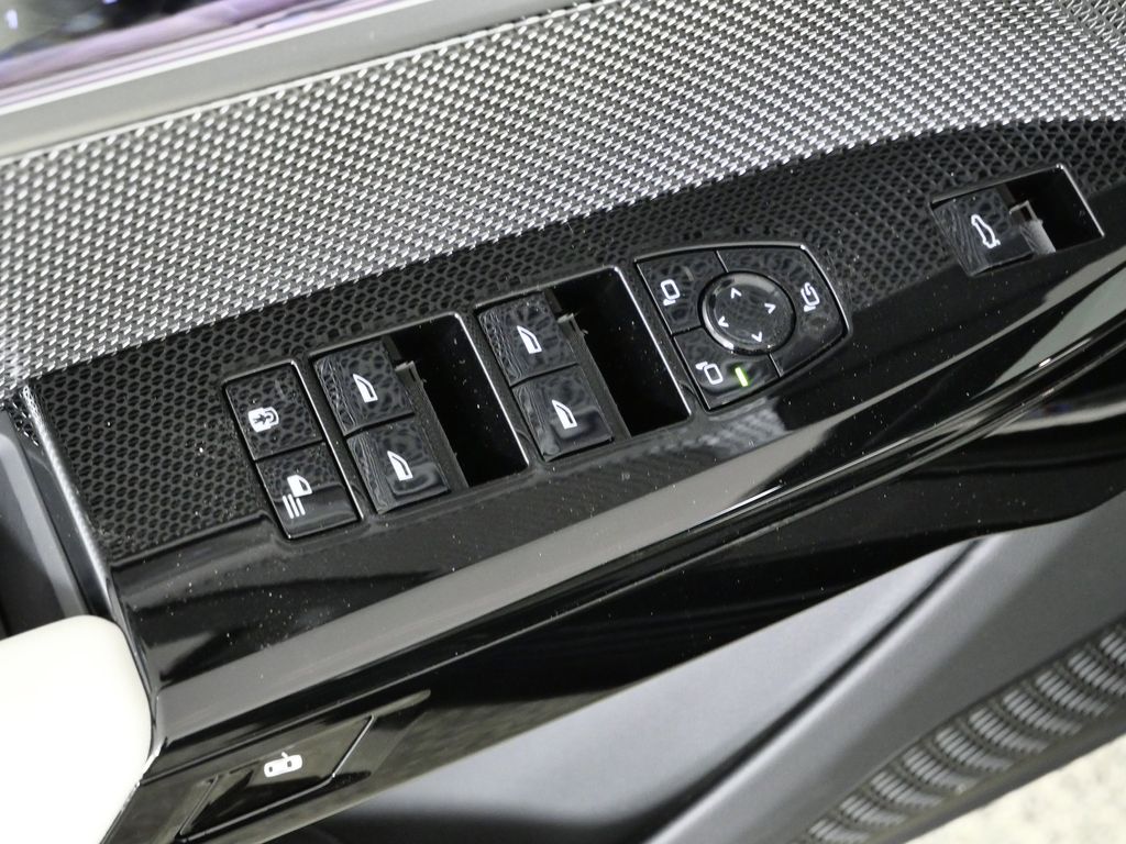 Thumbnail: 2026 BMW 7 Series - 36