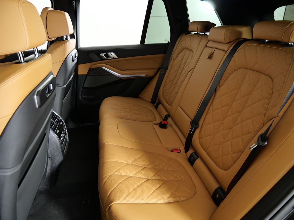 Thumbnail: 2026 BMW X5 - 33