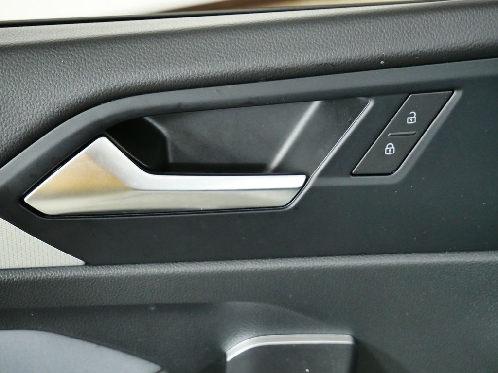 Thumbnail: 2025 Volkswagen Jetta - 33