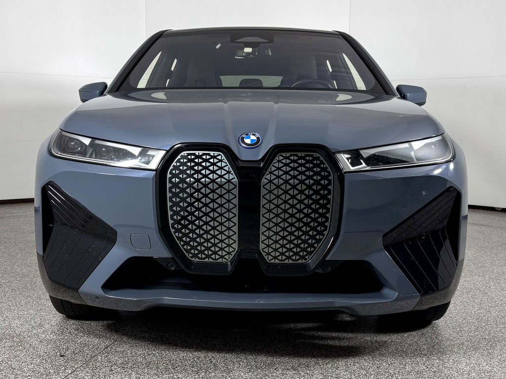 Thumbnail: 2023 BMW iX - 3