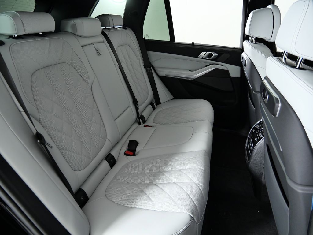 Thumbnail: 2026 BMW X5 - 27