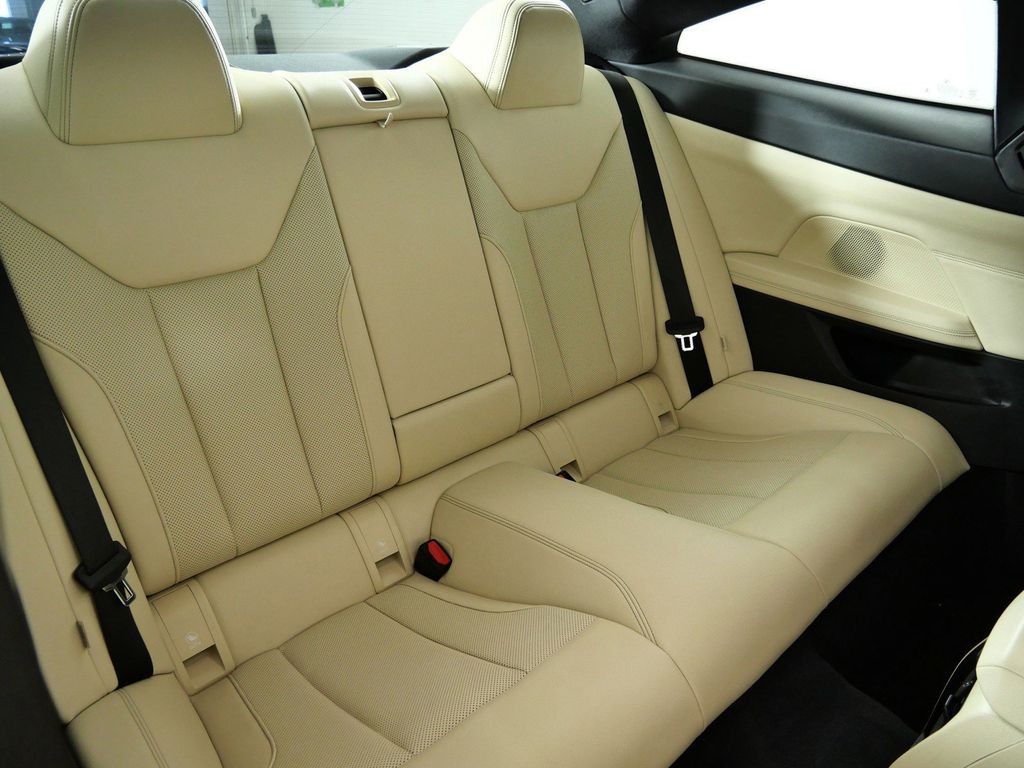 Thumbnail: 2025 BMW 4 Series - 30