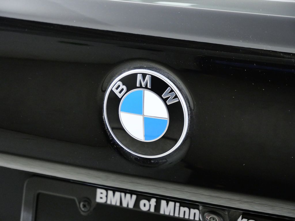 Thumbnail: 2023 BMW 5 Series - 14