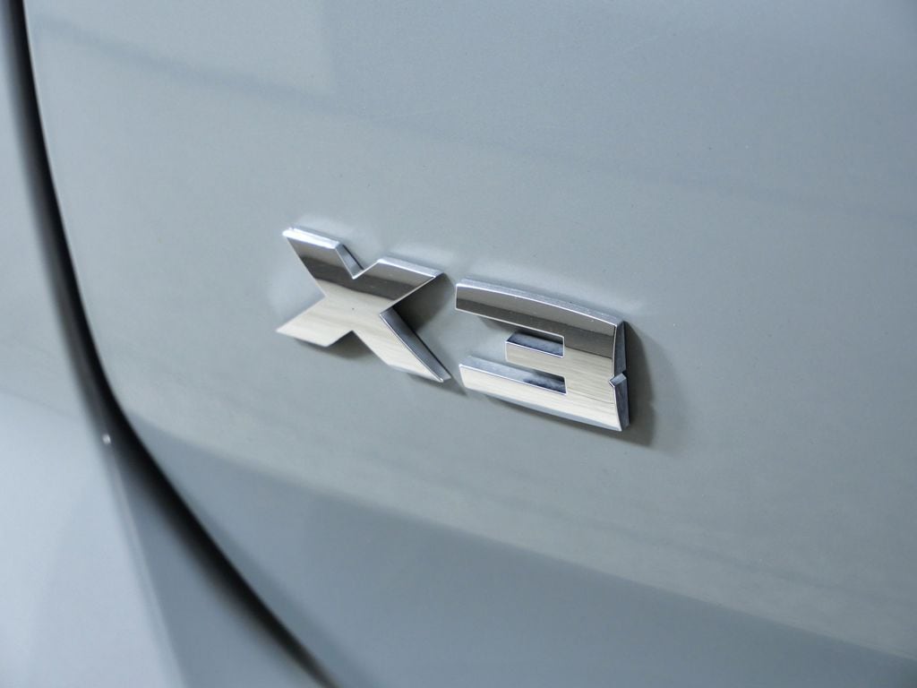 Thumbnail: 2023 BMW X3 - 16