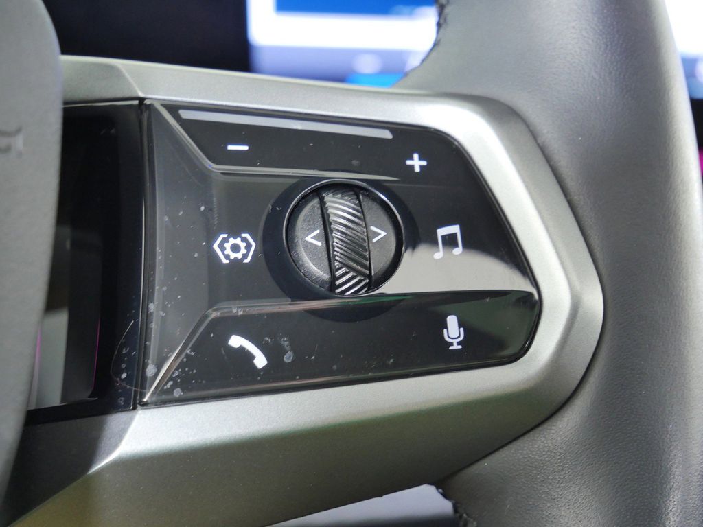 Thumbnail: 2026 BMW i5 - 43