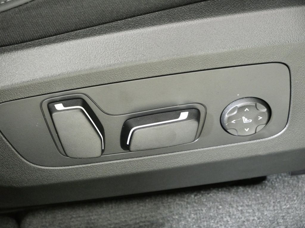 Thumbnail: 2026 BMW X3 - 23