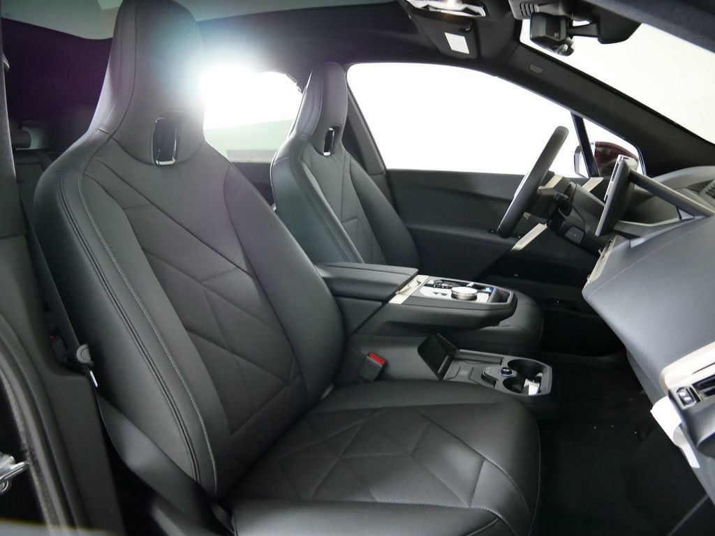 Thumbnail: 2025 BMW iX - 31
