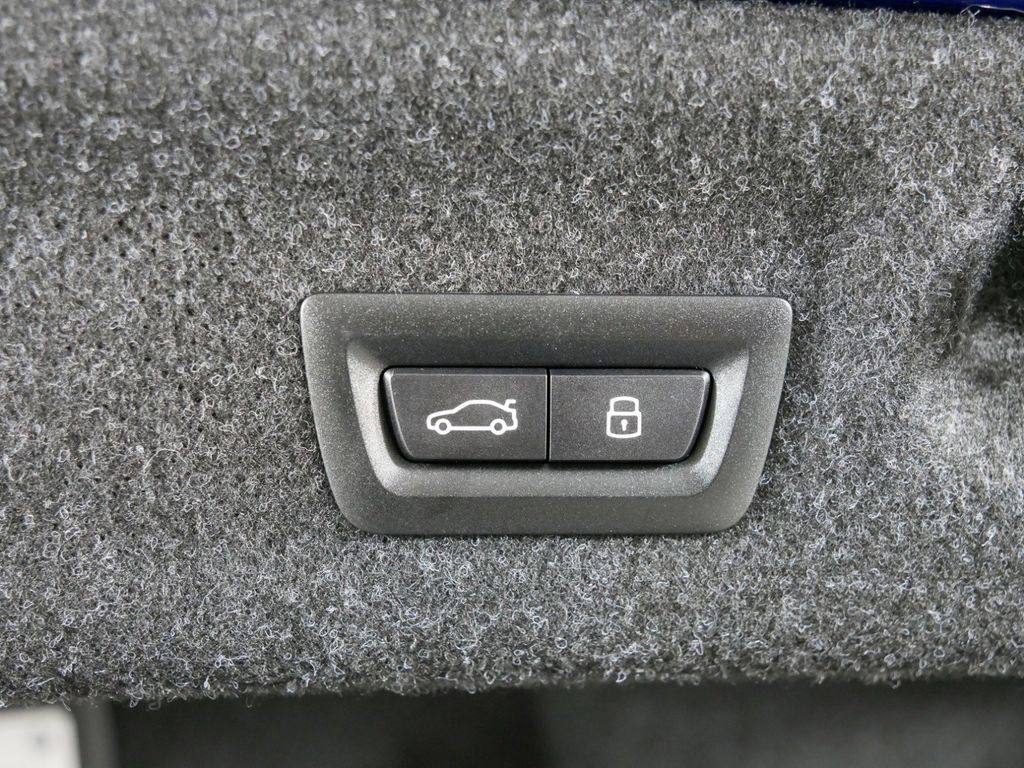 Thumbnail: 2025 BMW 4 Series - 27