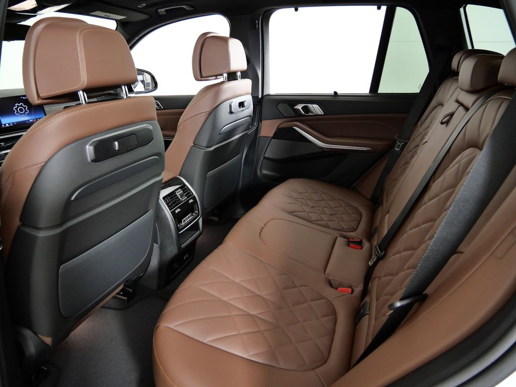 Thumbnail: 2026 BMW X5 - 32