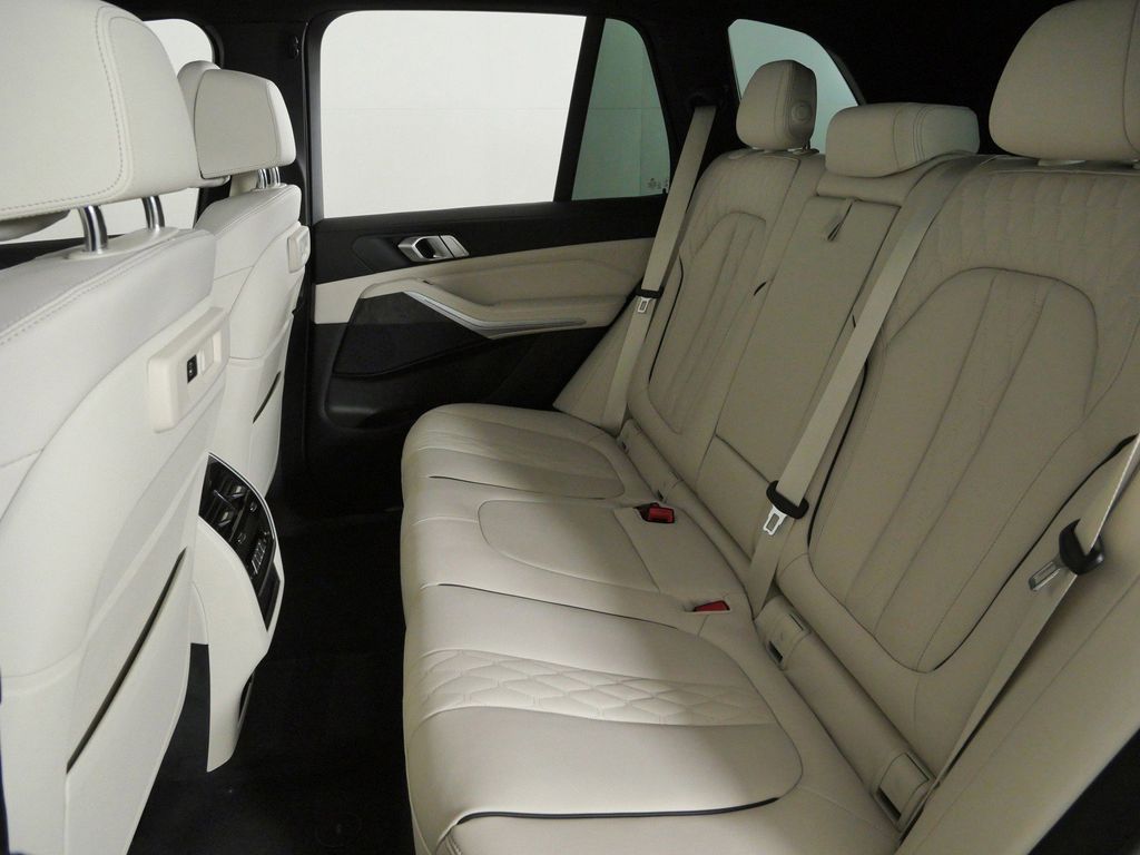 Thumbnail: 2022 BMW X5 - 36