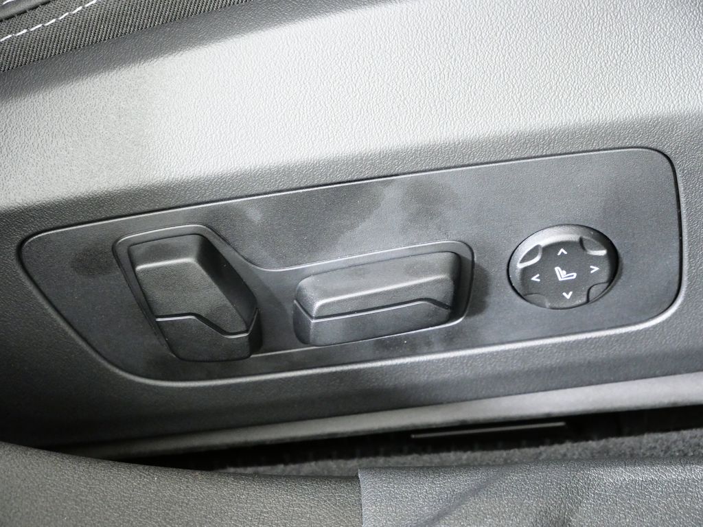 Thumbnail: 2026 BMW 2 Series - 22