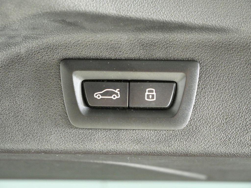 Thumbnail: 2025 BMW X7 - 33