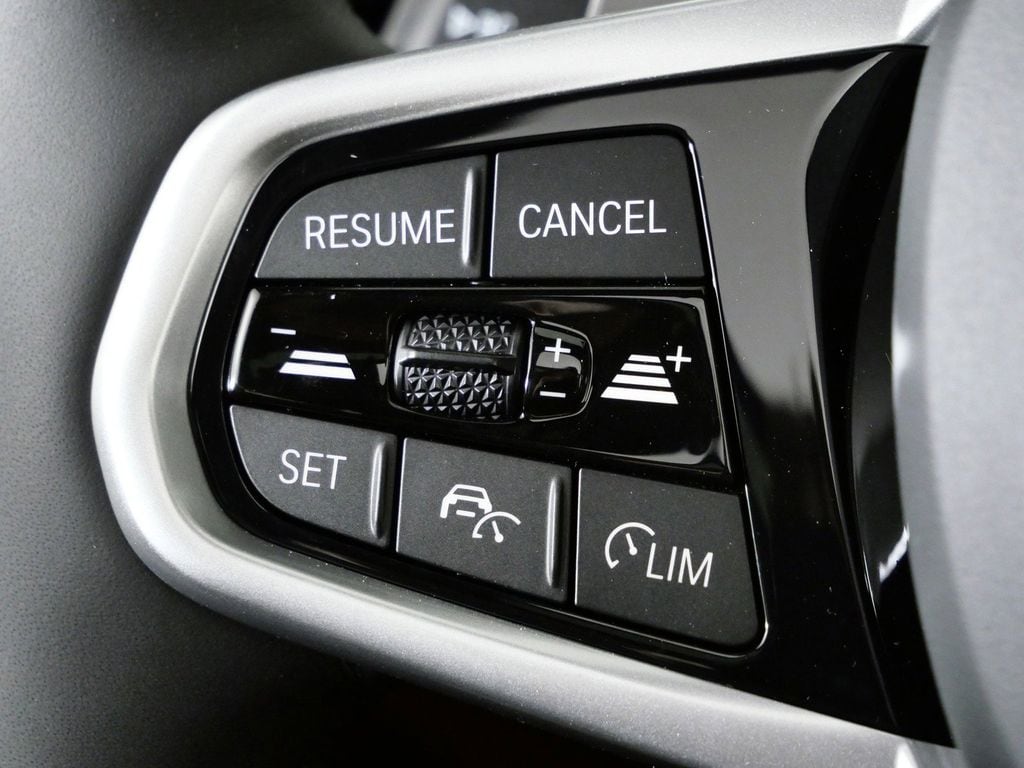 Thumbnail: 2026 BMW 3 Series - 39