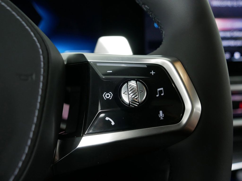 Thumbnail: 2025 BMW 7 Series - 37