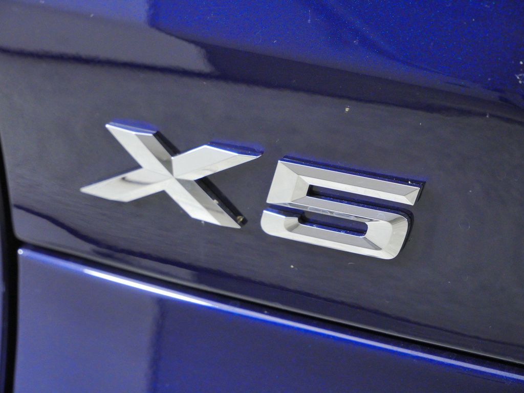 Thumbnail: 2026 BMW X5 - 13