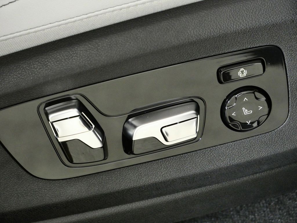 Thumbnail: 2026 BMW X5 - 22