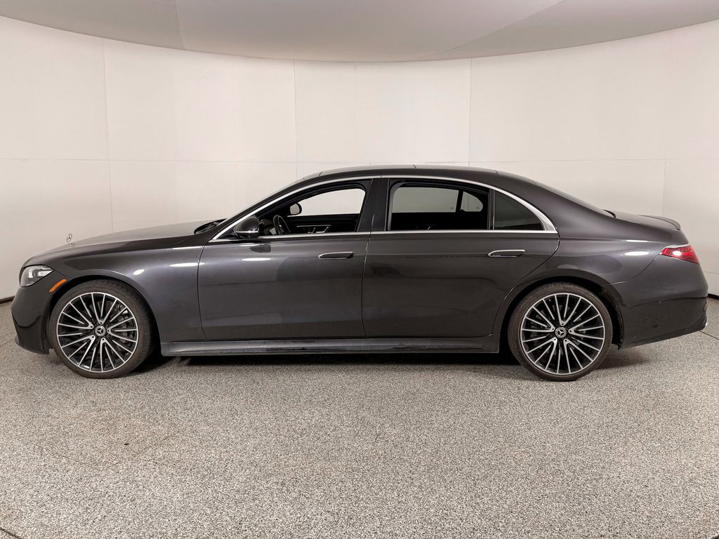 Thumbnail: 2022 Mercedes-Benz S-Class - 6