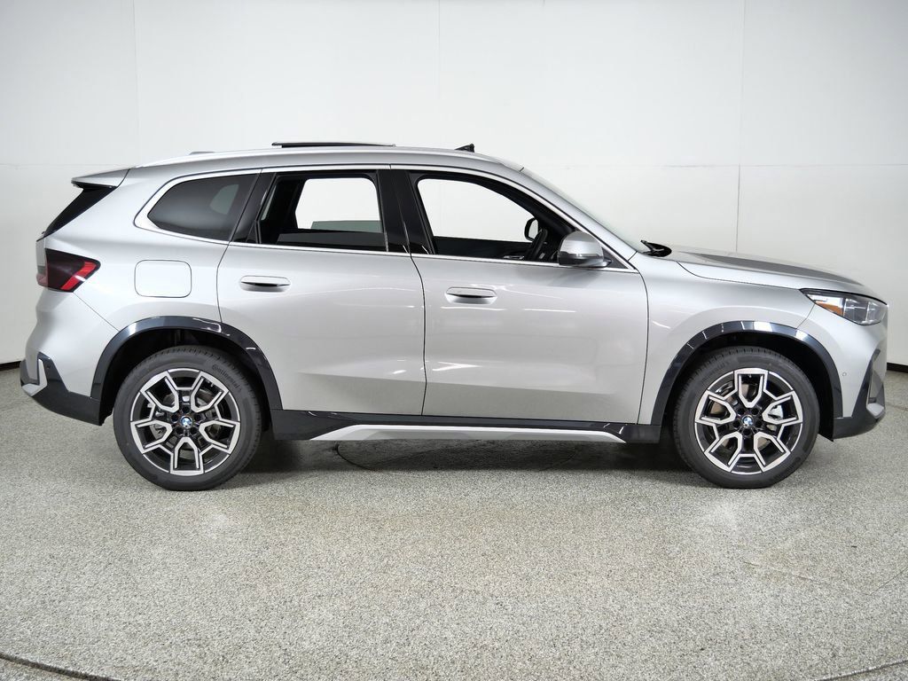 Thumbnail: 2026 BMW X1 - 10