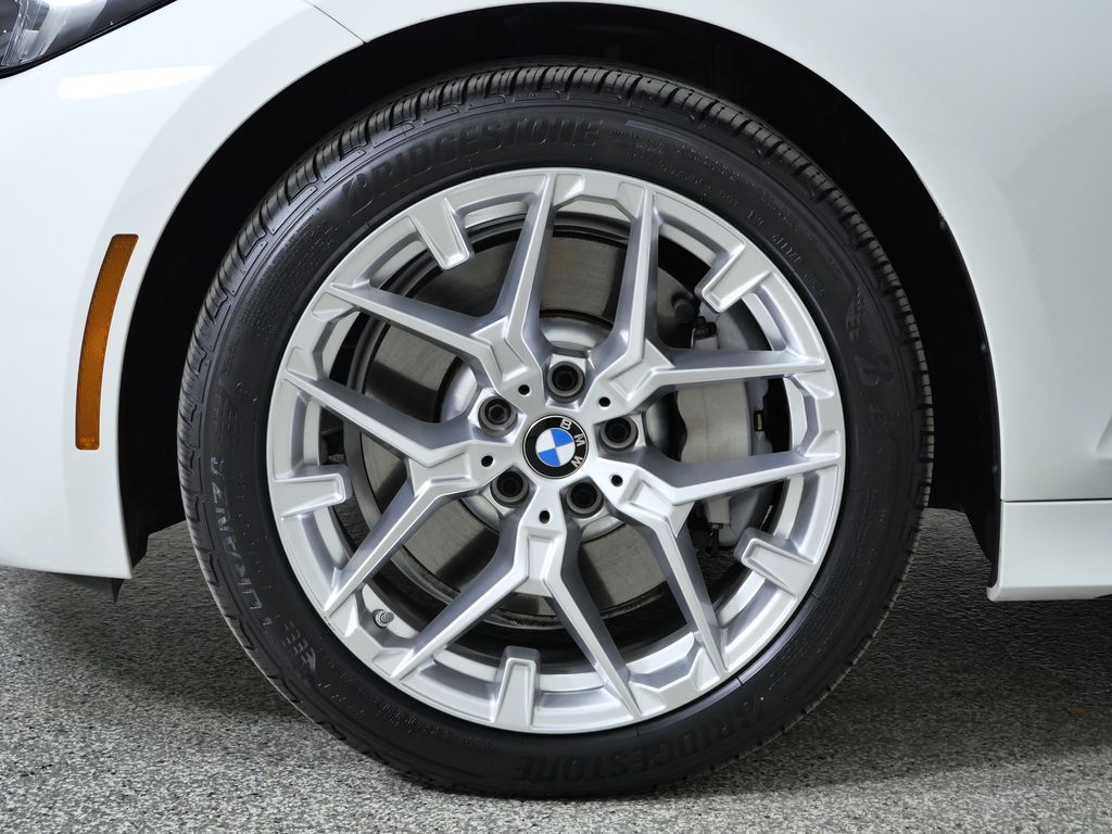 Thumbnail: 2025 BMW 3 Series - 21