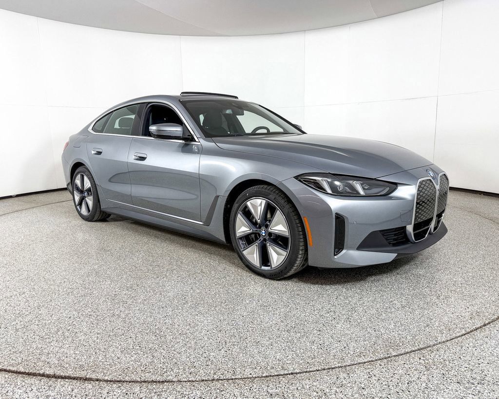Thumbnail: 2025 BMW i4 - 6