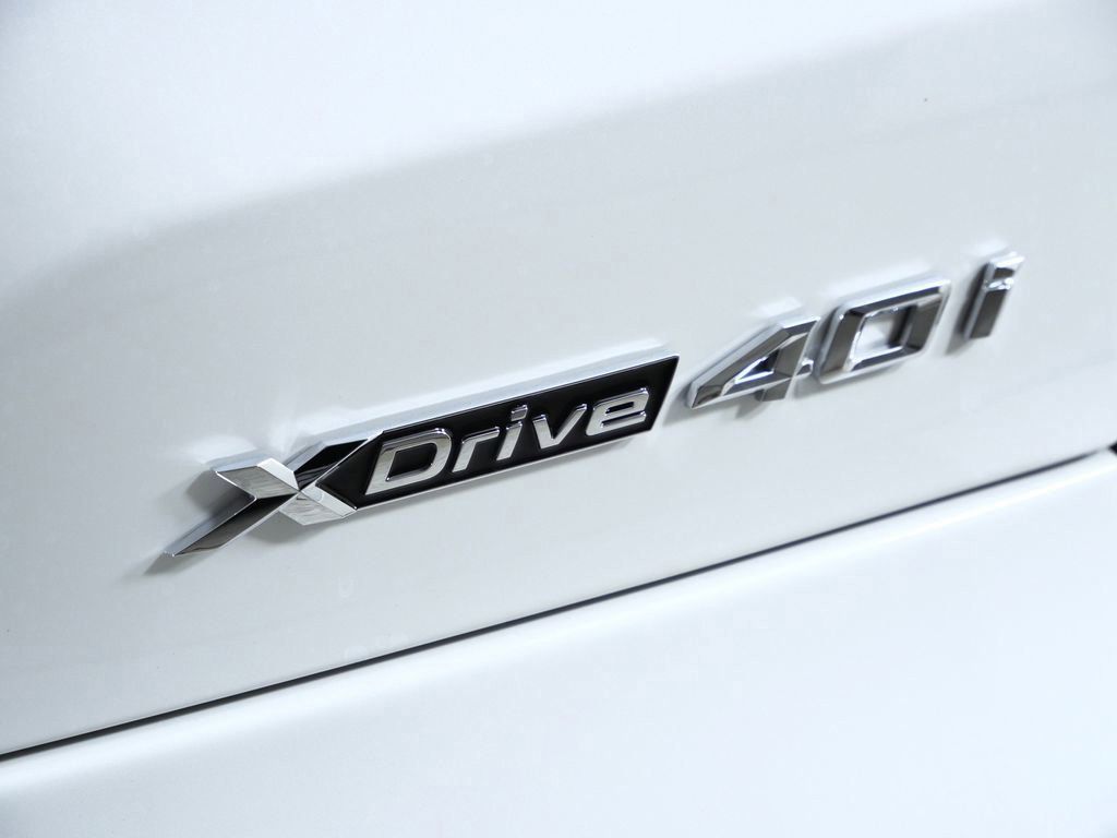 Thumbnail: 2026 BMW X5 - 13