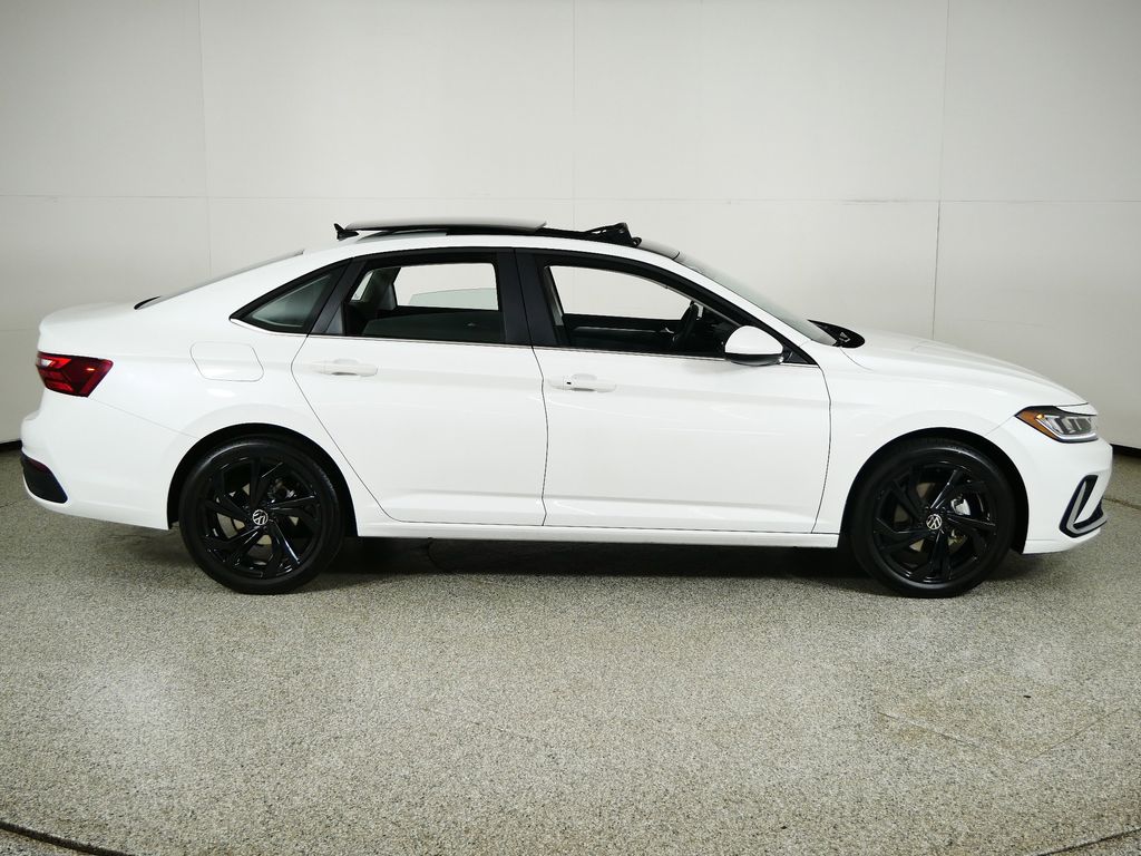 Thumbnail: 2025 Volkswagen Jetta - 8