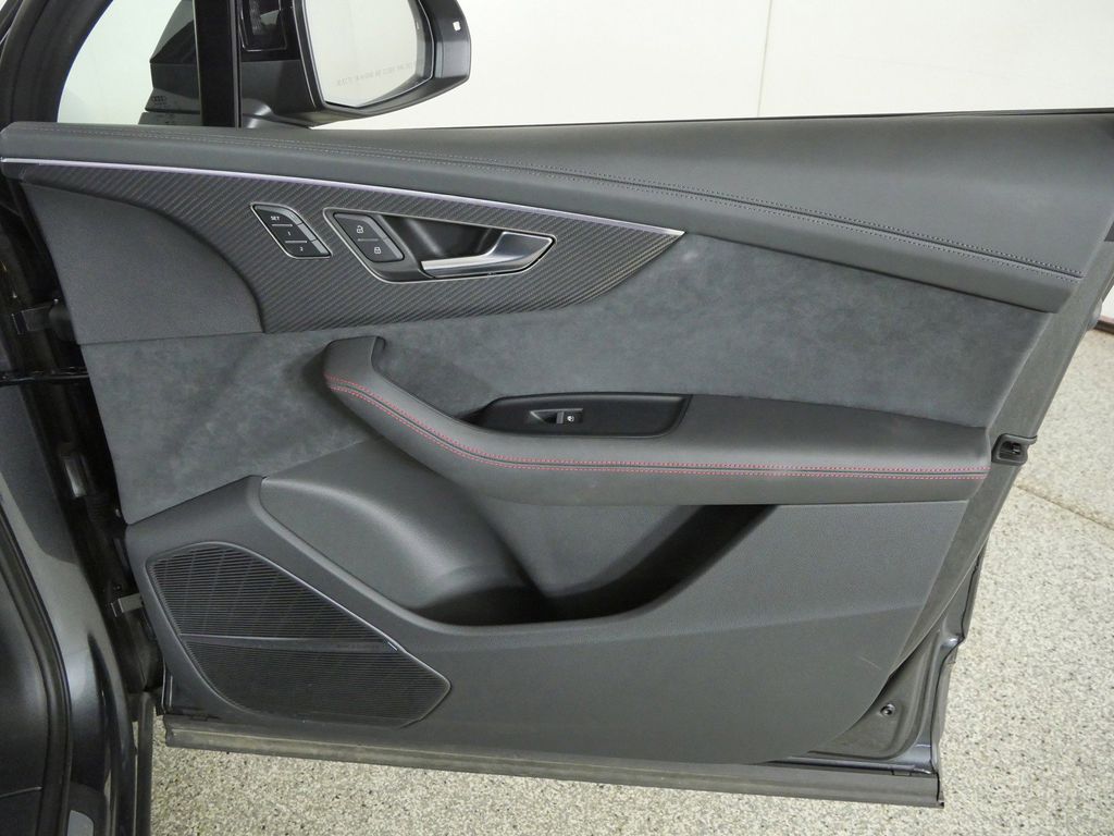 Thumbnail: 2025 Audi SQ7 - 18