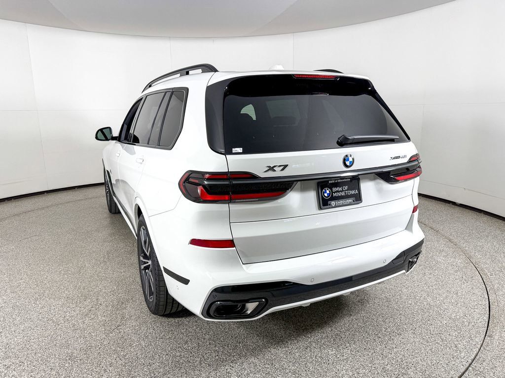 Thumbnail: 2026 BMW X7 - 13