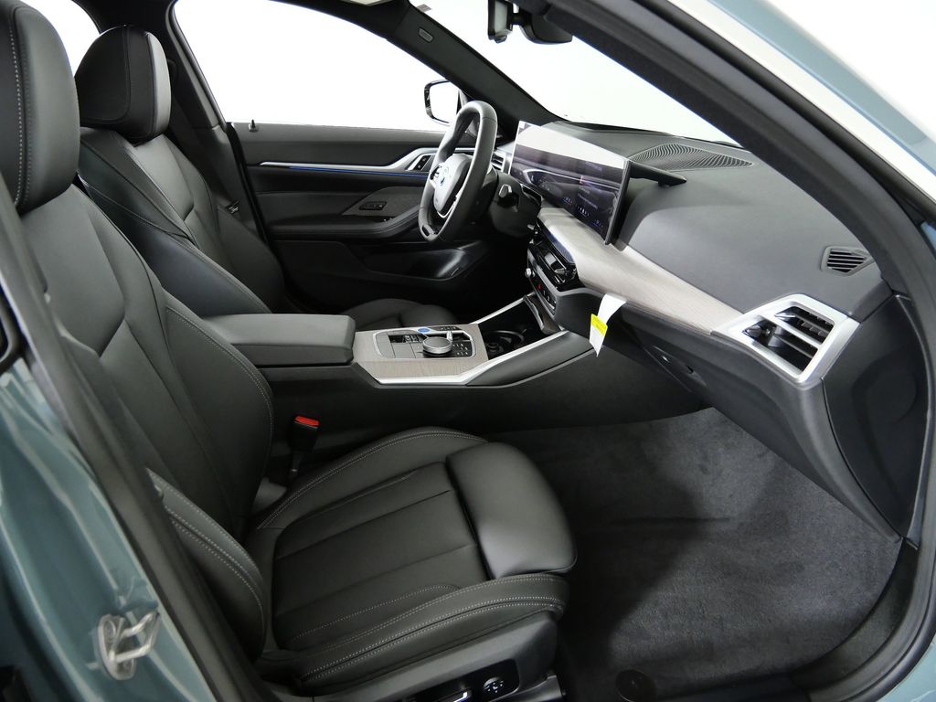 Thumbnail: 2026 BMW i4 - 20