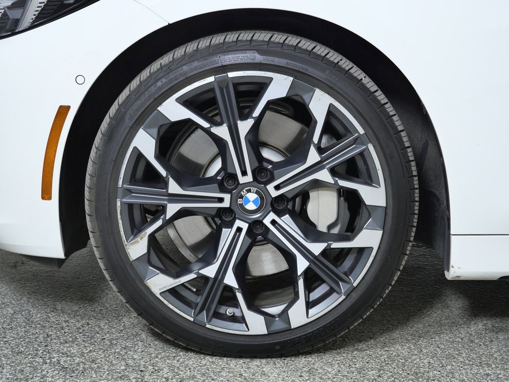 Thumbnail: 2025 BMW 4 Series - 21