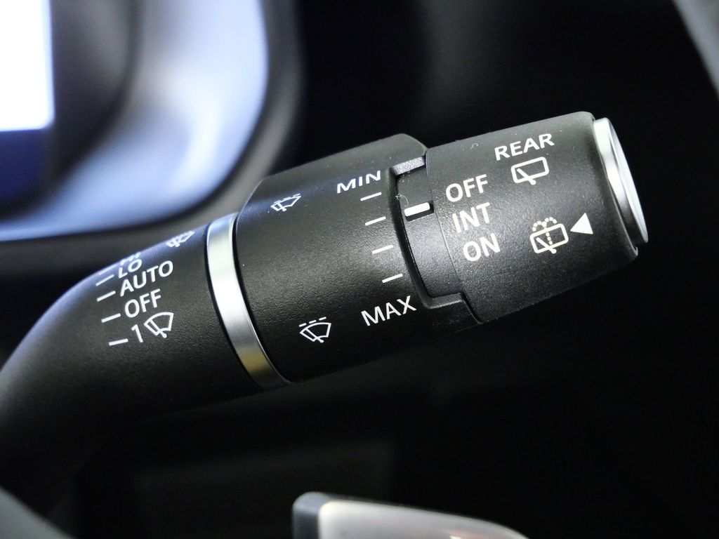 Thumbnail: 2024 Land Rover Defender - 49