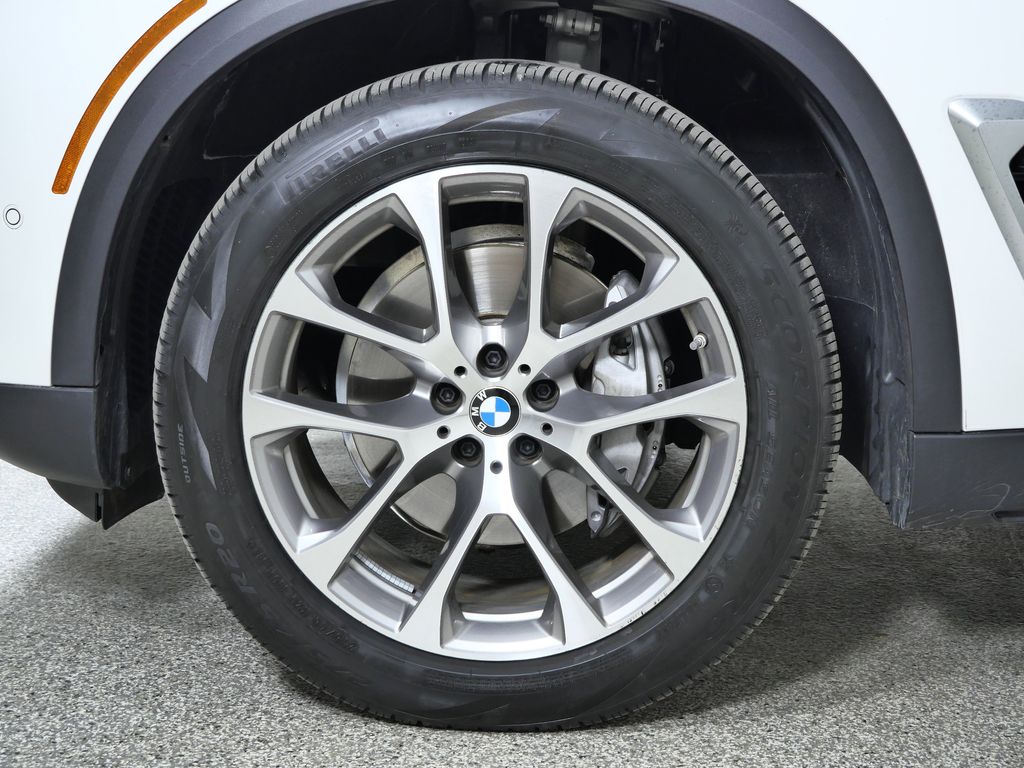 Thumbnail: 2024 BMW X5 - 21