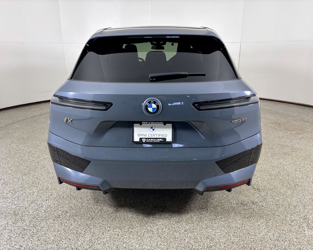 Thumbnail: 2023 BMW iX - 8