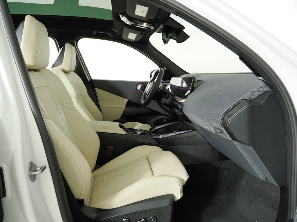 Thumbnail: 2025 BMW X3 - 22