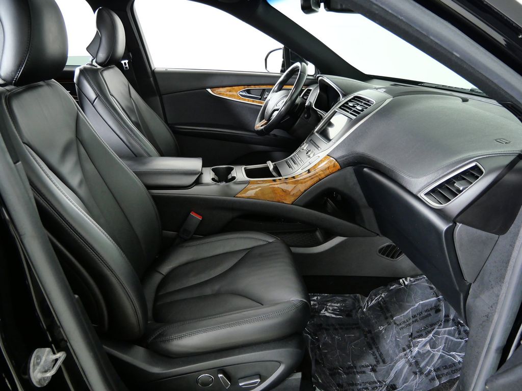 Thumbnail: 2017 Lincoln MKX - 21