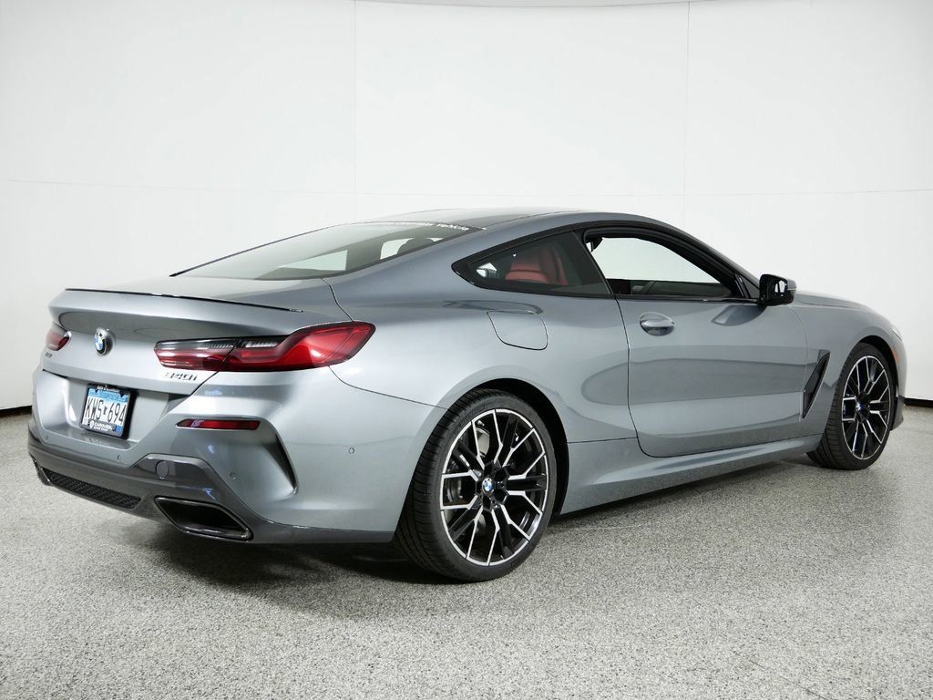 Thumbnail: 2024 BMW 8 Series - 10