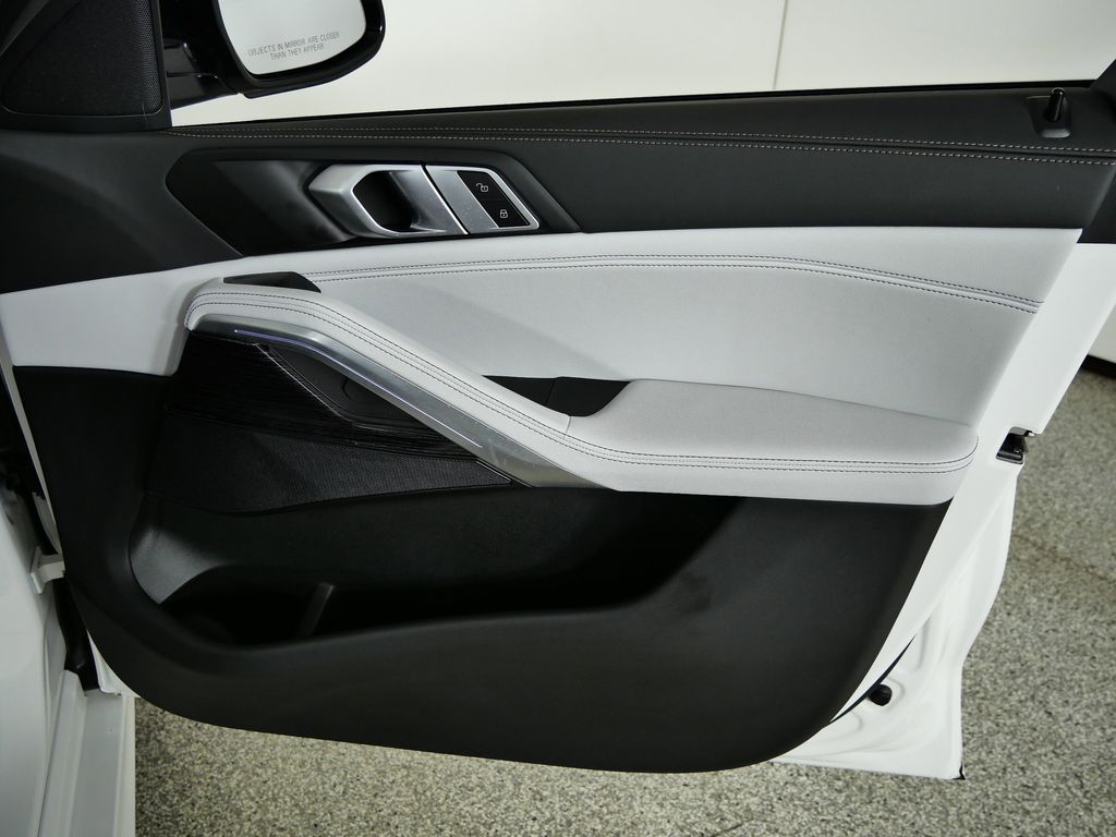 Thumbnail: 2025 BMW X6 - 23