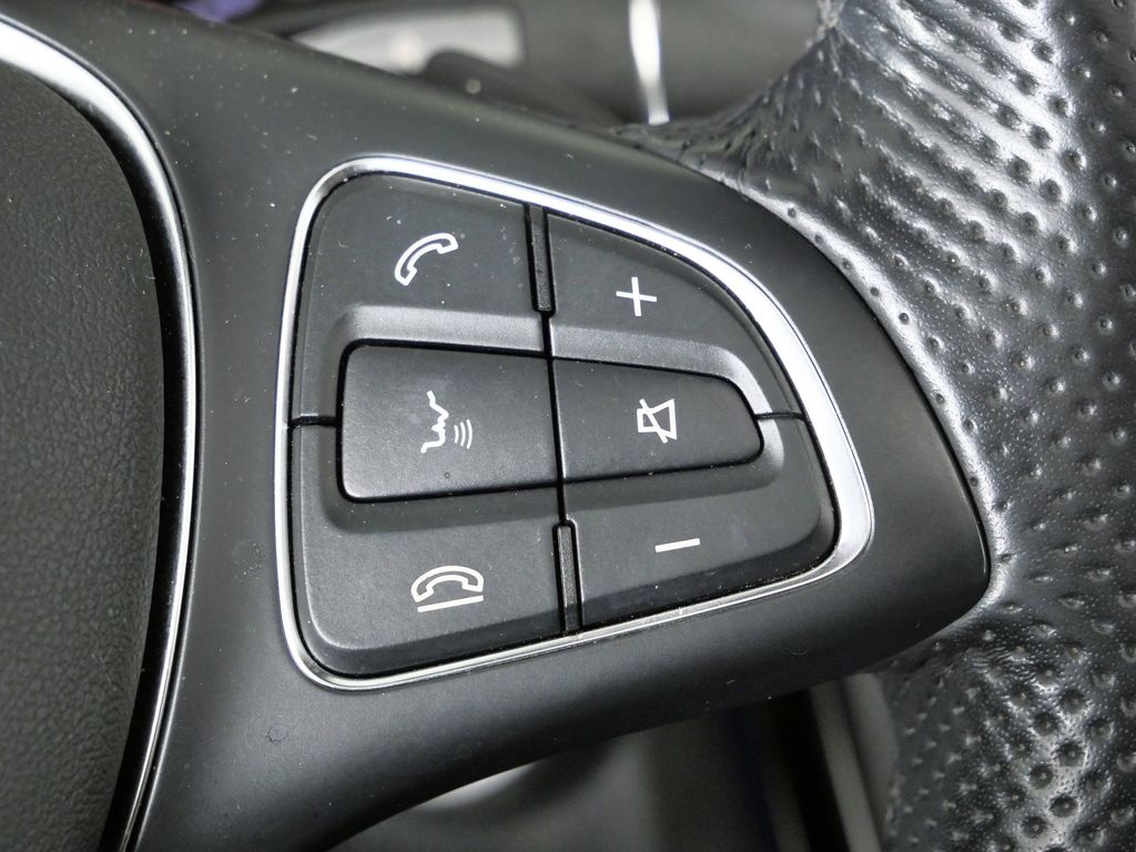 Thumbnail: 2019 Mercedes-Benz GLC - 40