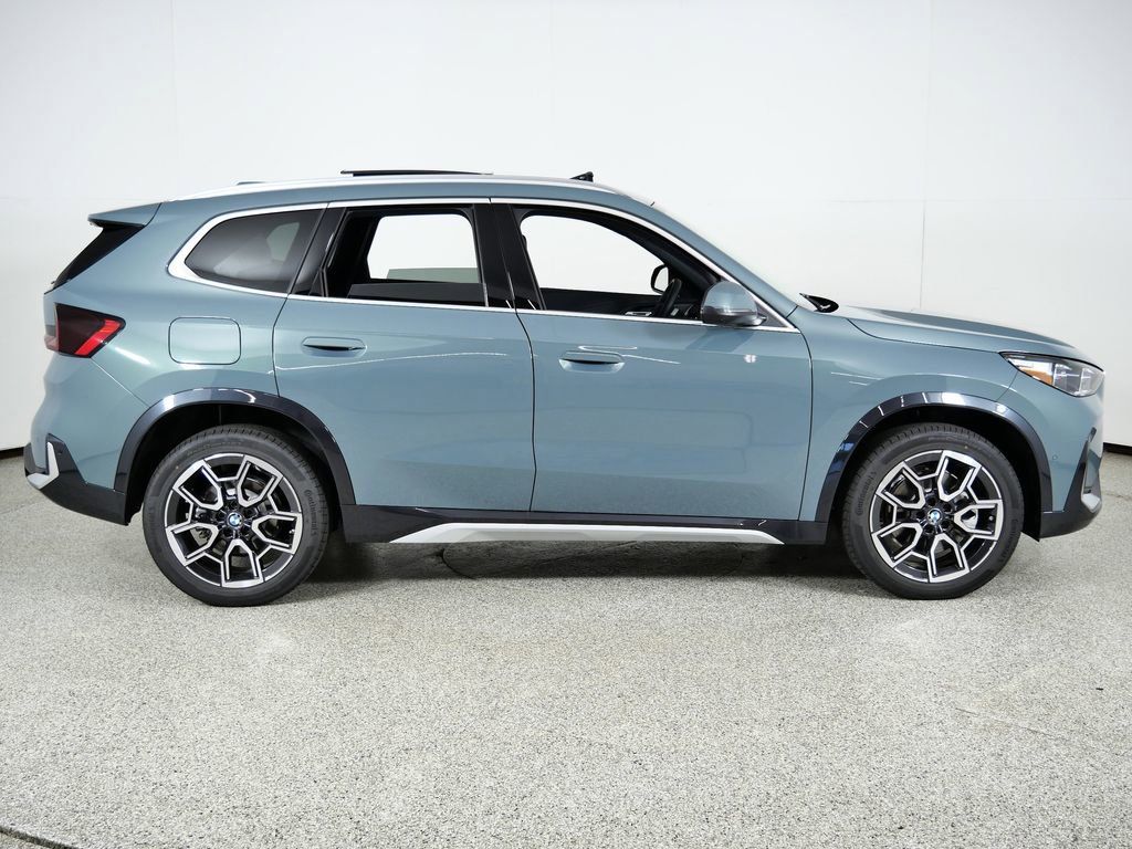 Thumbnail: 2026 BMW X1 - 10