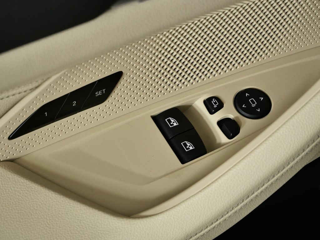 Thumbnail: 2025 BMW 4 Series - 37