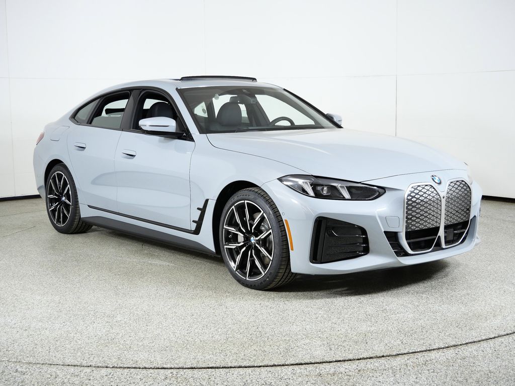 Thumbnail: 2026 BMW i4 - 7